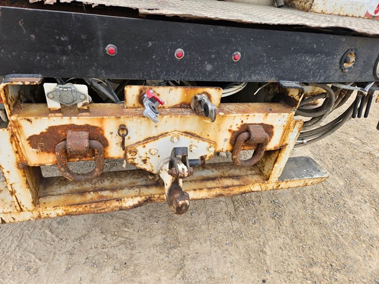 2005-international-durastar-4300-image-38