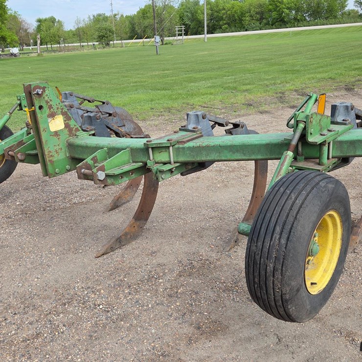 JOHN DEERE 910
