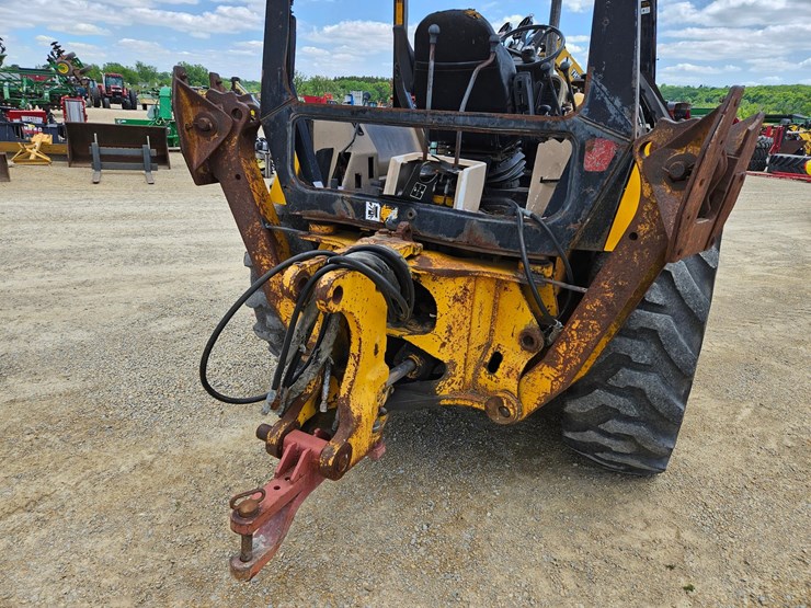deere-410d-image-15