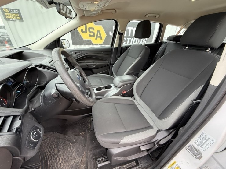 2016-ford-escape-image-23