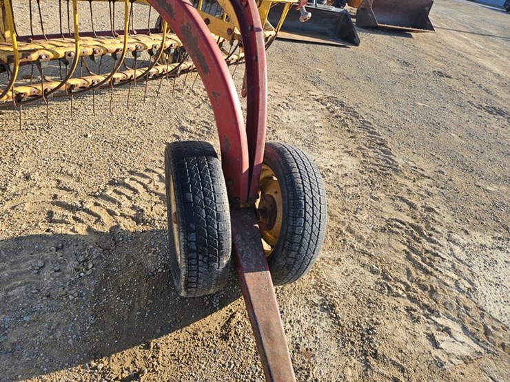 new-holland-258-image-12
