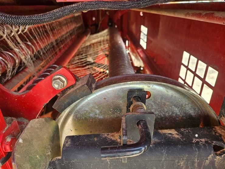 new-holland-br7090-image-27