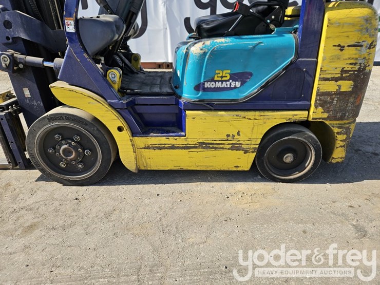 komatsu-fg25st-12-image-13