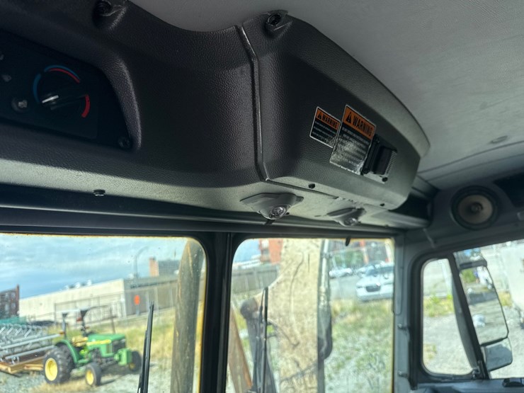 #5-•-2018-peterbilt-mammoth-front-loader-image-51