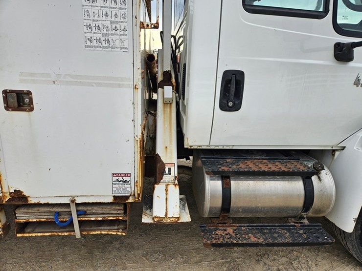 2005-international-durastar-4300-image-32