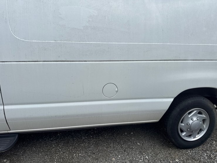 #24-•-2012-ford-van-image-12