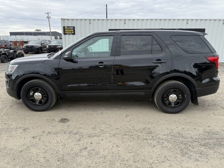 2017-ford-explorer-image-7