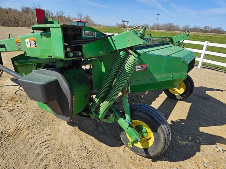 john-deere-820-image-26