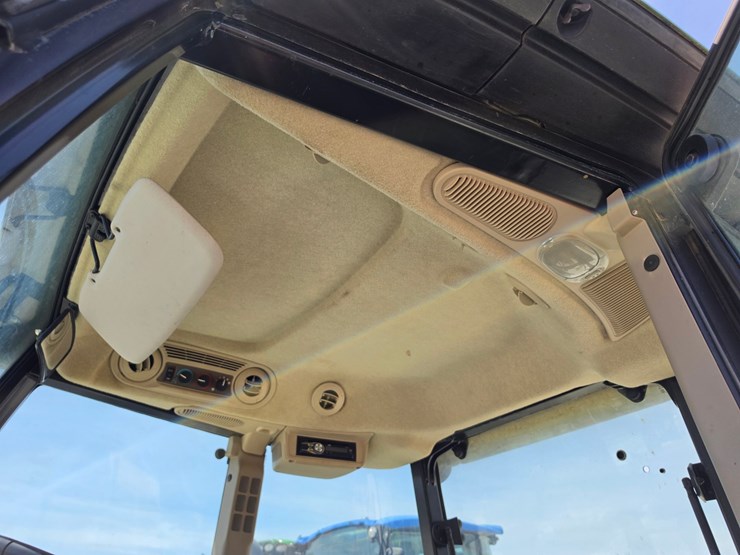 2013-john-deere-5100e-image-12