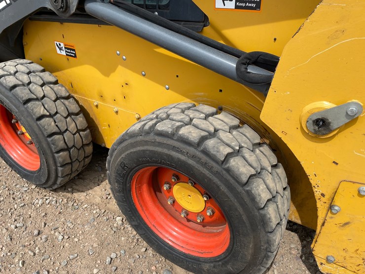 #1087-•-john-deere-319gr-skid-steer-image-11