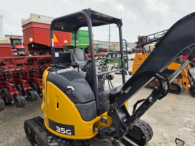 2020-deere-35g-image-19