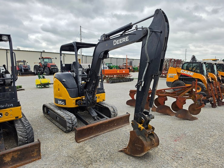 2020-deere-35g-image-24