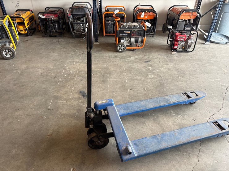 #4074-•-blue-giant-pallet-jack-image-3