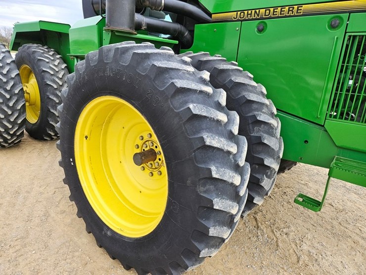 john-deere-8570-image-55