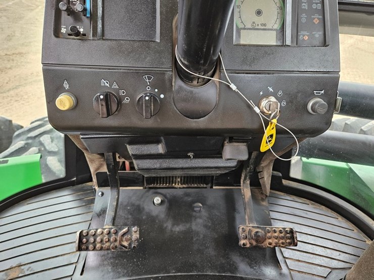 john-deere-8570-image-40