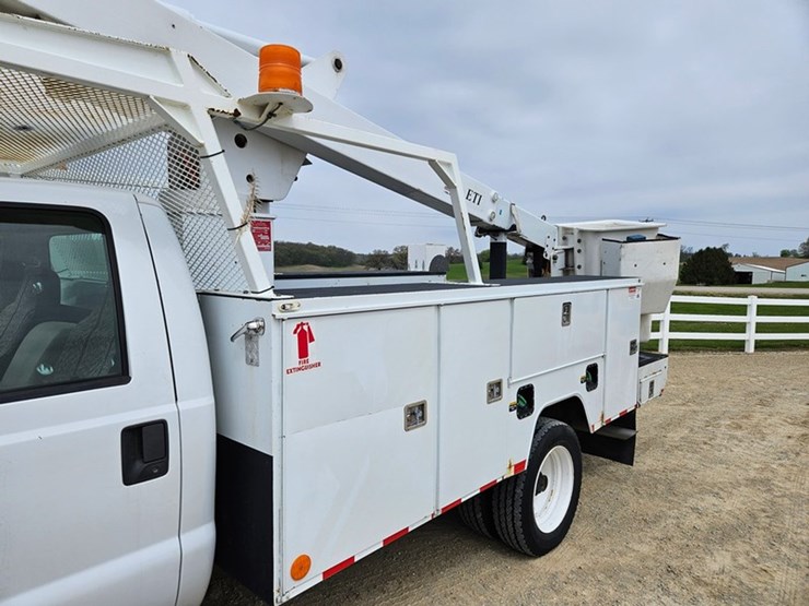 2008-ford-f550-image-12
