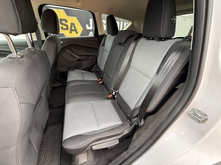 2017-ford-escape-se-image-20