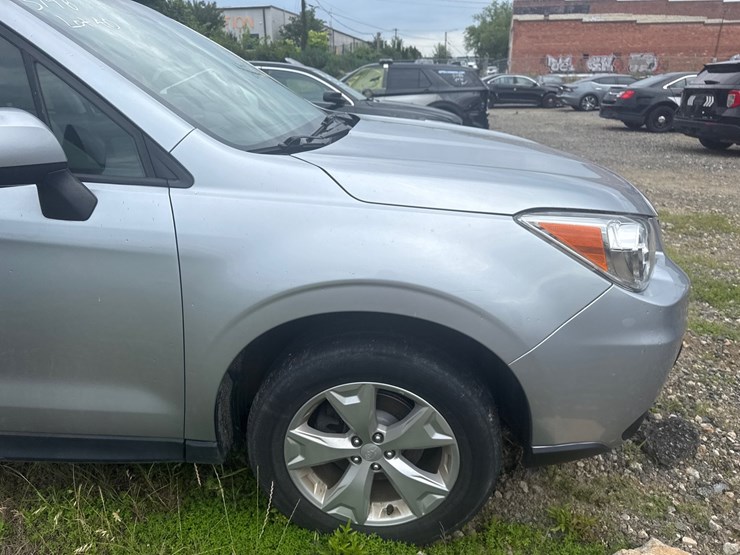 2016-subaru-forester-image-27