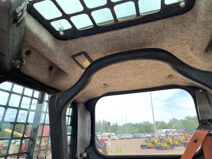 #1087-•-john-deere-319gr-skid-steer-image-18