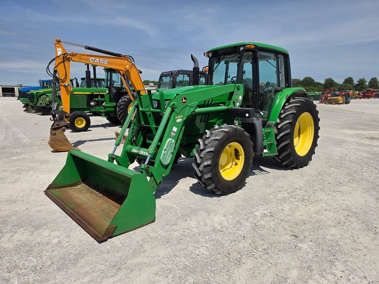 2013-john-deere-6125m-image-1