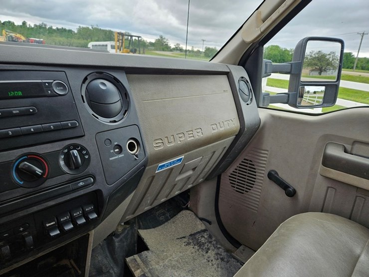 2008-ford-f550-image-36