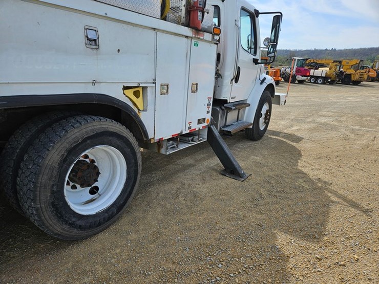 #5076-•-2007-freightliner-m2-tandem-axle-crane-truck-image-46