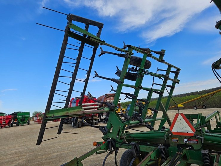 john-deere-28-image-21