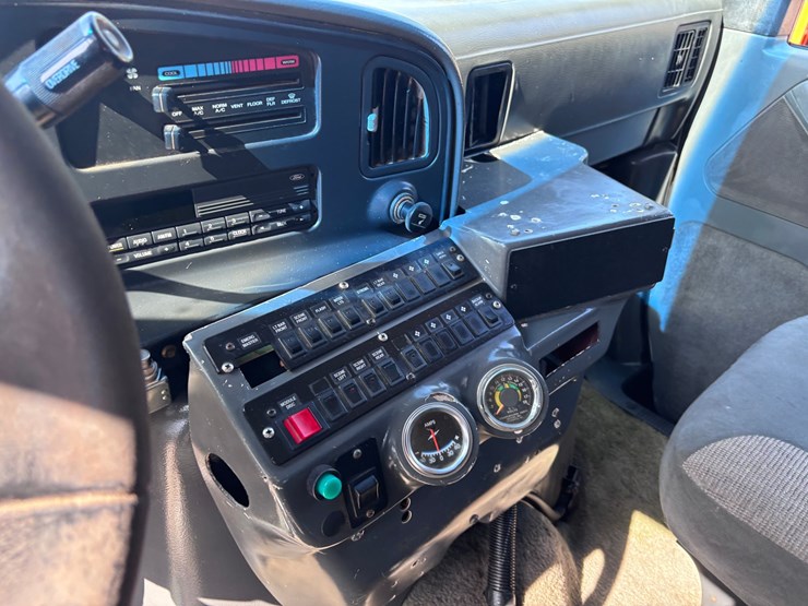 1991-ford-e350-image-9