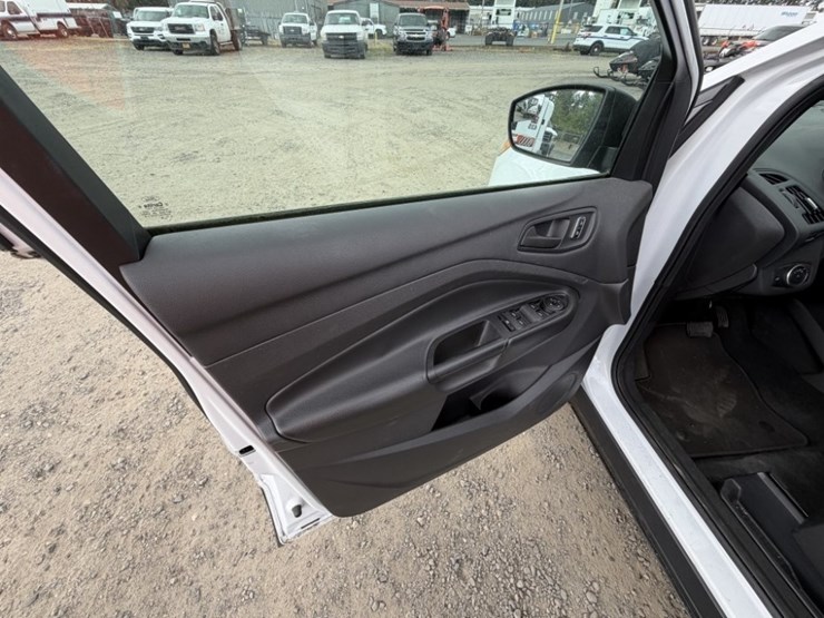 2015-ford-escape-image-24