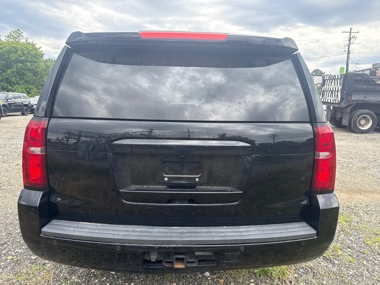 2017-chevrolet-tahoe-image-14