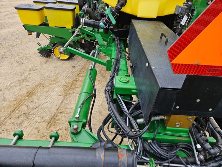 john-deere-7200-image-54