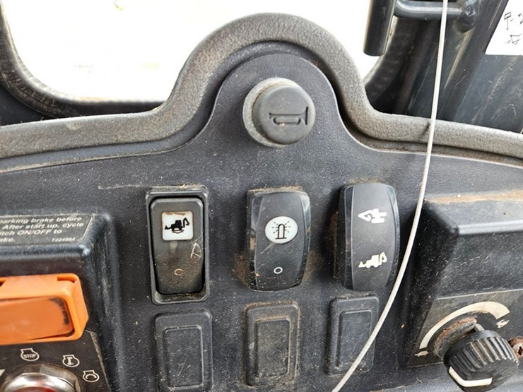 deere-310sj-image-40