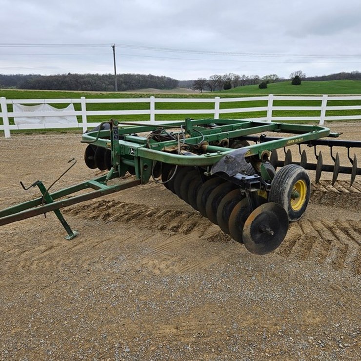 JOHN DEERE 215