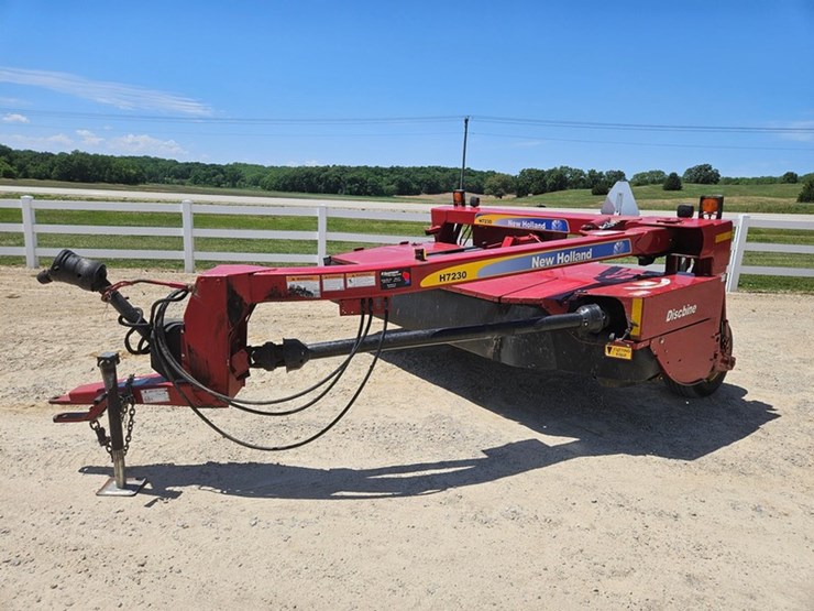 2015-new-holland-h7230-image-1