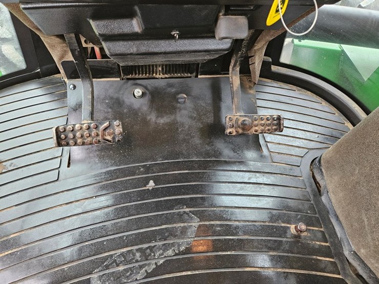john-deere-8570-image-39