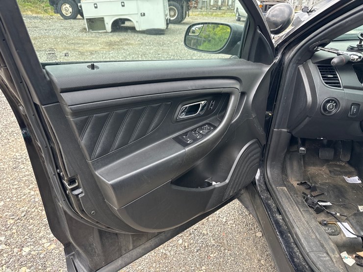 #30-•-2019-ford-interceptor-image-24