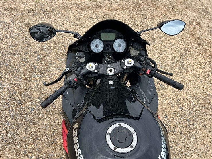 2007-kawasaki-ninja-zx-14-(-26,228-miles)-image-18