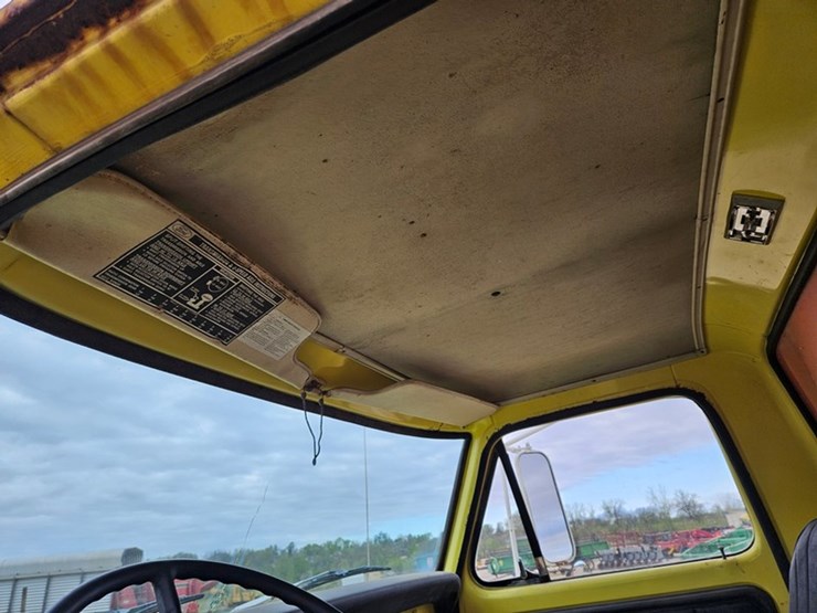 1975-ford-f750-image-26