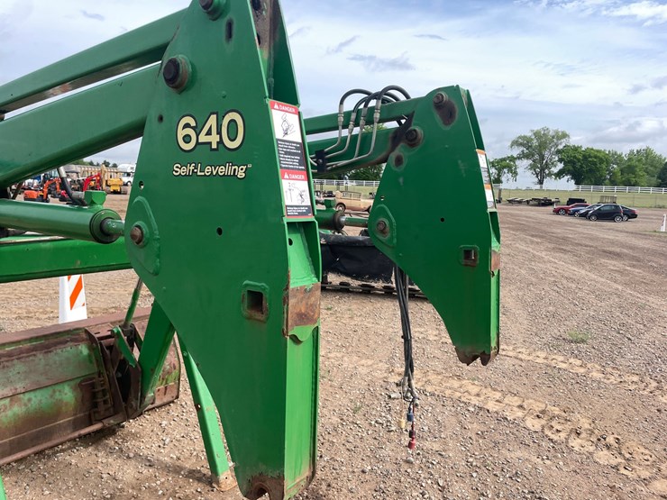 john-deere-640-image-11
