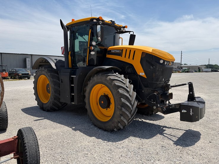 #212254-•-2022-jcb-8330-fastrac-tractor-image-31