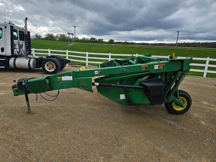 john-deere-820-image-33