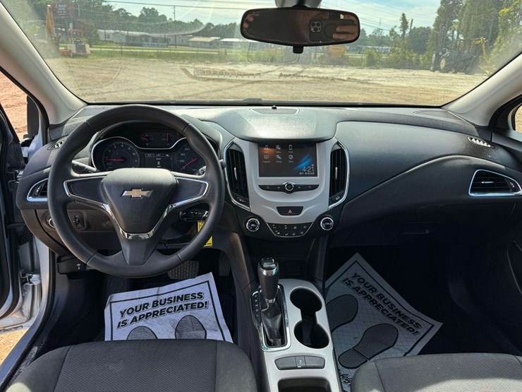 2018-chevrolet-cruze-ls-4-door-sedan-(73,376-miles)-image-12