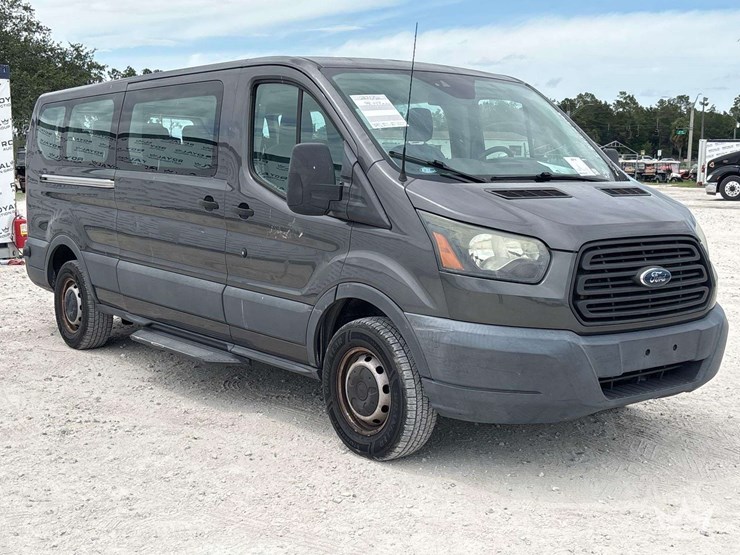 2017-ford-transit-image-2