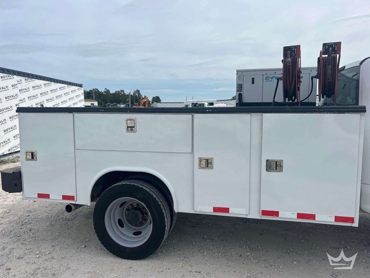 2019-ford-f450-image-21