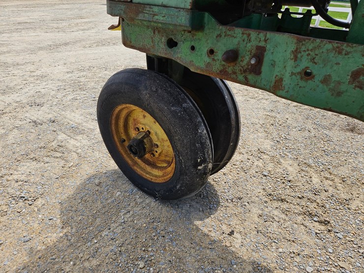 john-deere-70-image-36