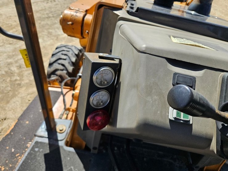 #5075-•-case-mxt-tractor-image-35