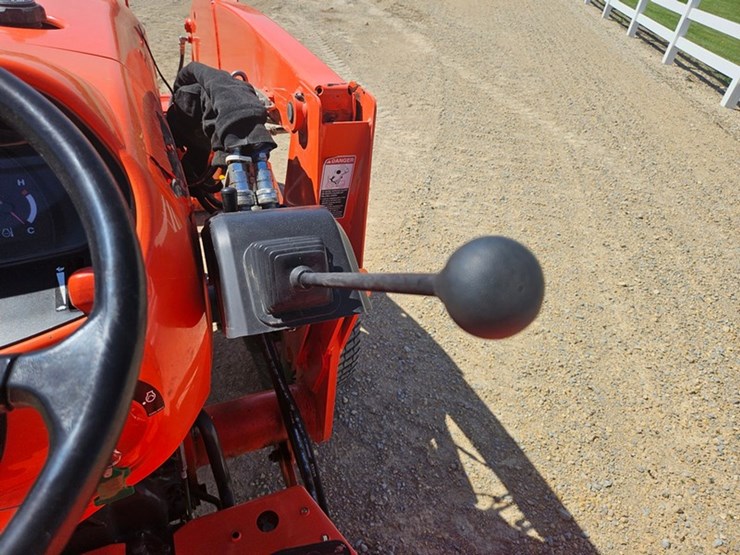 2021-kubota-l4701-image-28
