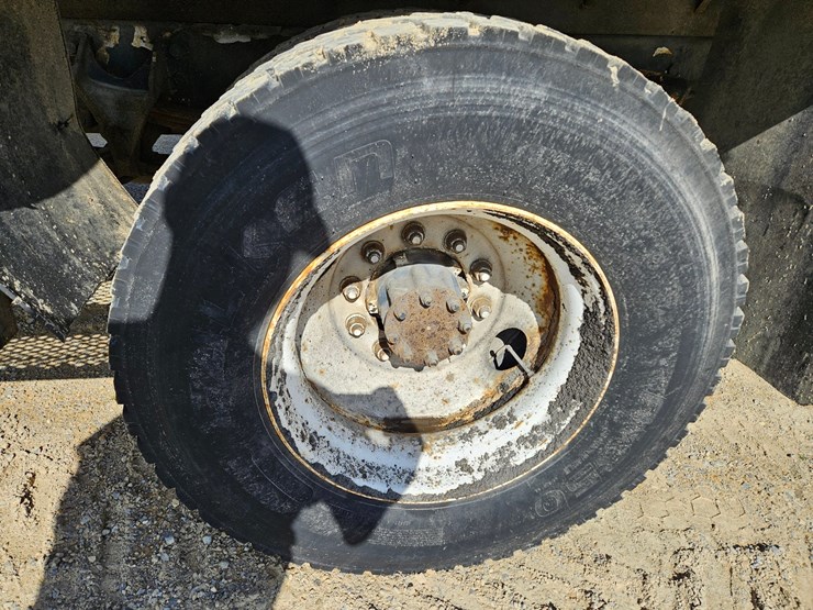 2004-international-durastar-4300-image-14
