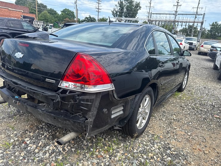 #38-•-2014-chevy-impala-image-21