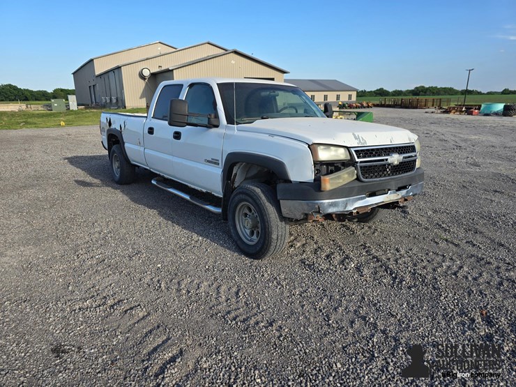 2006-chevrolet-silverado-2500-image-3